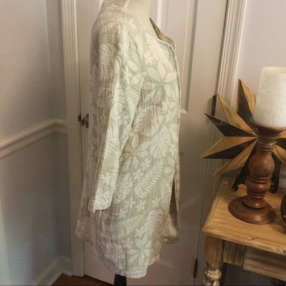 Tahari- Beautiful Long Linen Blazer with Open front. Size M - Picture 10 of 12